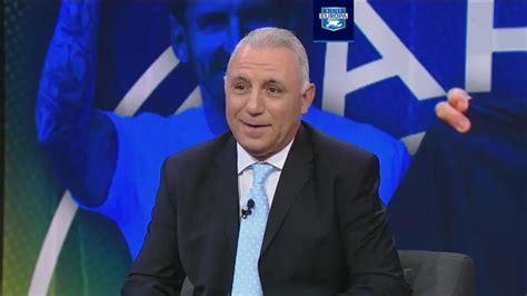 Hristo Stoichkov rompe en llanto tras el anuncio de Leo Messi al PSG ...