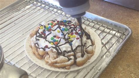 Cake Six Flags 的图像结果