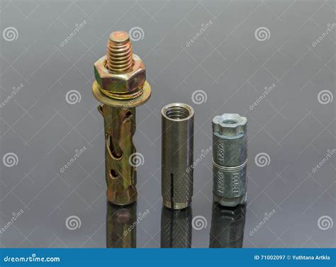 Expanding Bolt Tutorial 的图像结果