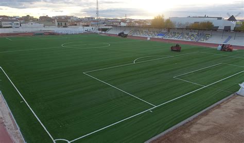 El nuevo campo de fútbol de La Molineta de Valdepeñas se inaugurará el ...