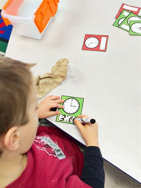 +Time Telling Lesson Math Antic 的图像结果