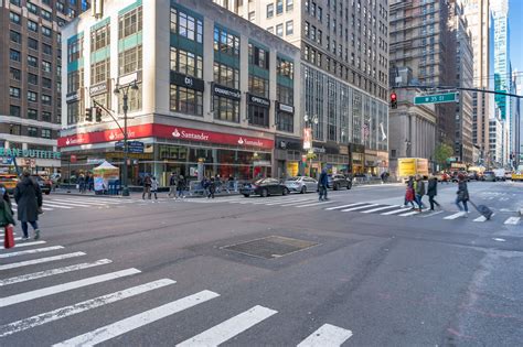 1350 Broadway, New York, NY 10018 - Herald Square Bldg | LoopNet