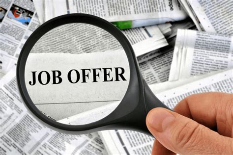 How to Reject a Job Offer Politely & Professionally 2025