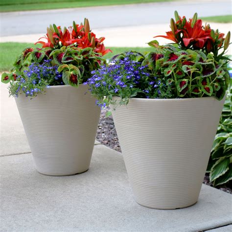 Sunnydaze Walter Outdoor Flower Pot Planter - White - 16-Inch ...