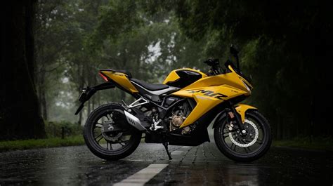 Hero Unveils New Bikes and Scooters the Bharat Mobility Expo