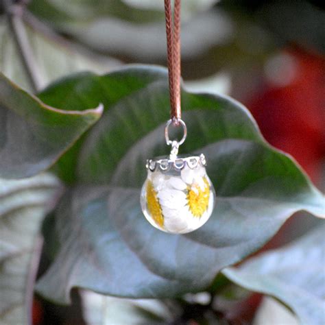 Hushed Whites Real Dried Flower Necklace – Whisper of Purity