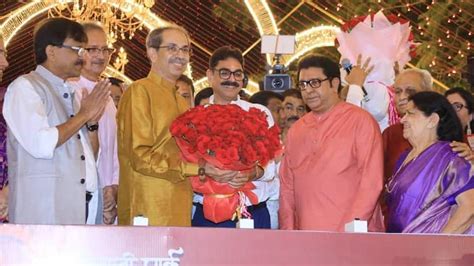 Uddhav Thackeray : उद्धव ठाकरे दीपोत्सवानंतर पुन्हा राज ठाकरेंचं ...