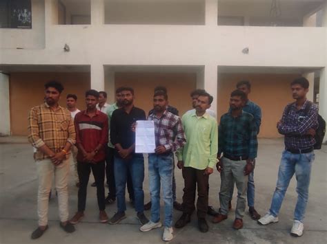 IPS took lakhs for providing government jobs to Godhra youth; A flurry ...