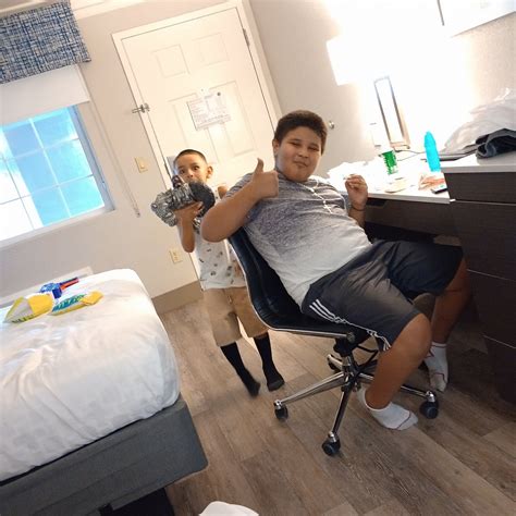 BEST WESTERN INN & SUITES LEMOORE - Prices & Hotel Reviews (CA)