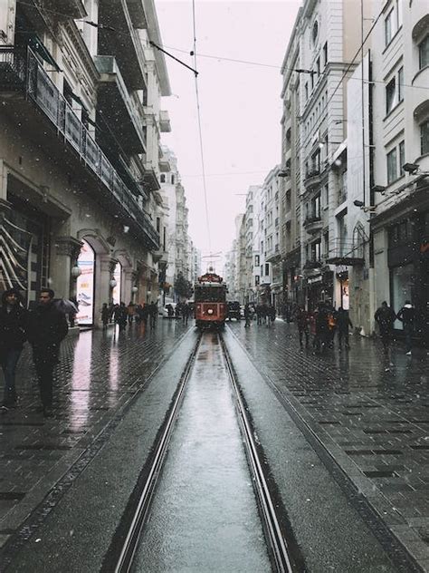 Stock People Walking 的图像结果