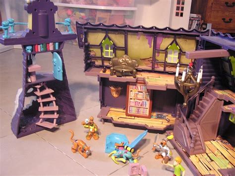 Scooby Doo Mystery Mansion and Scooby Doo Crystal Cove Frighthouse ...