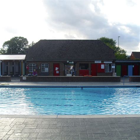 PETERSFIELD OPEN AIR SWIMMING POOL (2026) All You Need to Know BEFORE ...