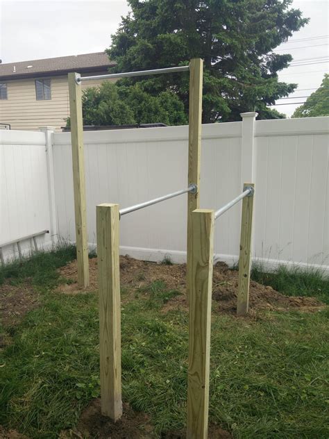 How to build a outdoor pull up bar - Builders Villa