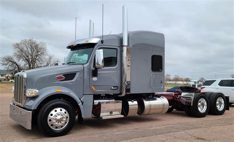 NEW 567 HEADING OUT! - Peterbilt of Sioux Falls