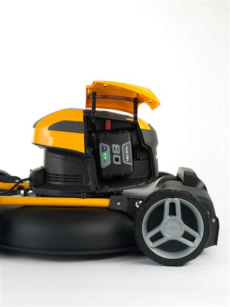 Tutti i vantaggi dei rasaerba a batteria Stiga   Emporio  