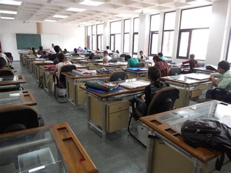 State Institute of Fashion Design Faculty Profile, Rohtak ...