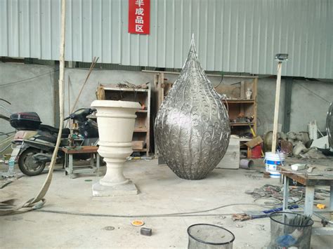 不锈钢雕塑拉丝的制作过程 - 深圳市中美艺嘉雕塑艺术有限公司