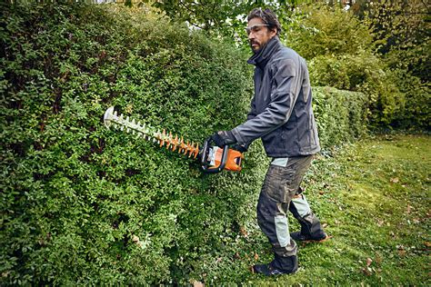 HSA 100 Battery Hedge Trimmer | STIHL Australia