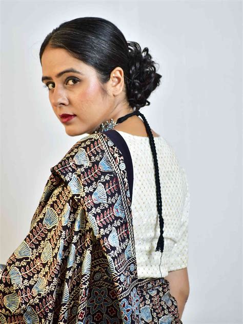 Peace lily - Velvet sequin Blouse