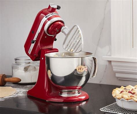 What is a pastry blender? Why you need one in your kitchen | Homes and ...