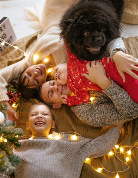 40 Best Christmas Family Photo Ideas for Your 2023 Cards