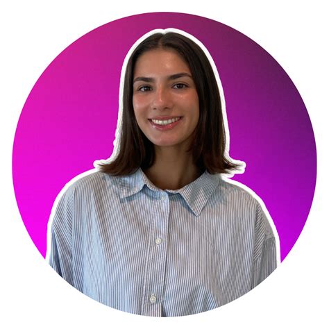 Who is Summer Farage? - Favikon