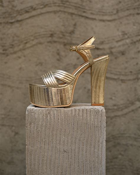 Gold Block Heels With Stitching Details – Miraki