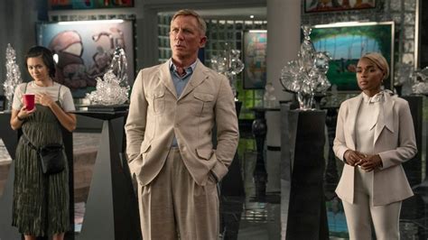 Did 'Glass Onion' Leave A Clue About 'Knives Out 3'? - Movies