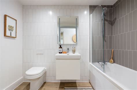 White Laminate Flooring Suitable For Bathrooms | Floor Roma