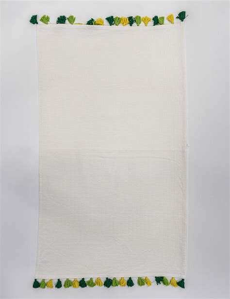 Tassel with Lace Waffle Bath Sheet | Premium Bath Towel Sets at Ela ...