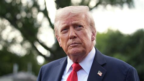 Трамп на фоне шатдауна собирается подписать указы 1 октября - РИА ...