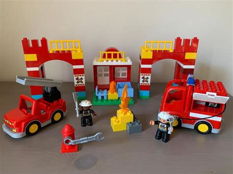 LEGO Duplo 10593 pas cher, La caserne des pompiers