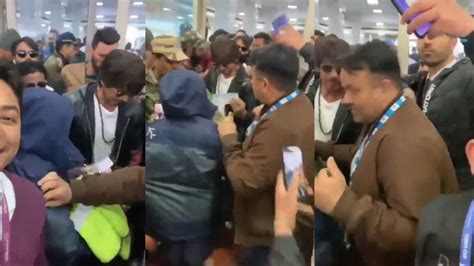 Shah Rukh Khan stuck in crowd at Srinagar airport see how it happened ...