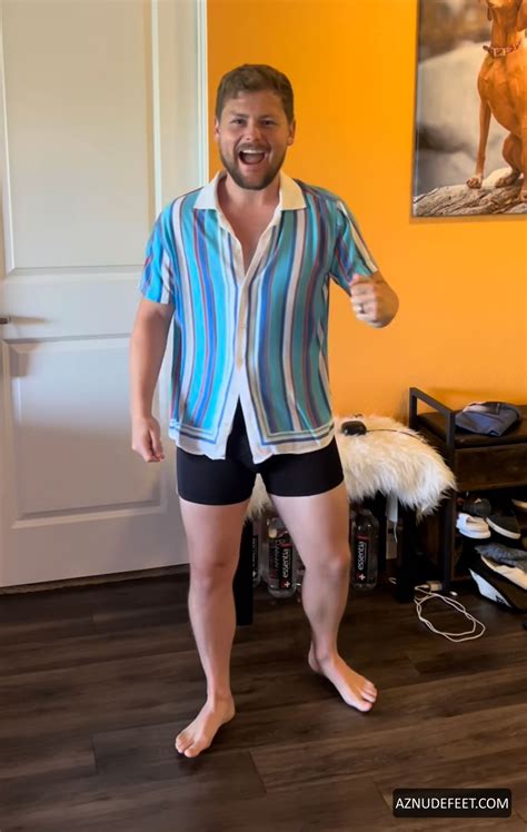 DREW LYNCH Feet - AZNudeFeet Men