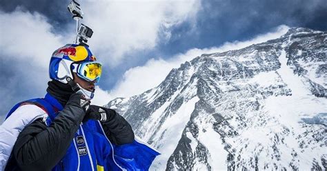 Russian extreme sportsman Valery Rozov dies in base jumping accident at ...