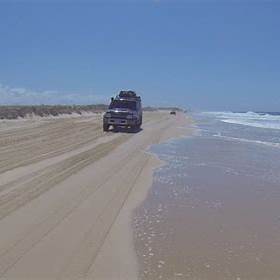 https://www.discoverherveybay.com/wp-content/uploads/2020/12/4wd-to-fraser-island.jpg