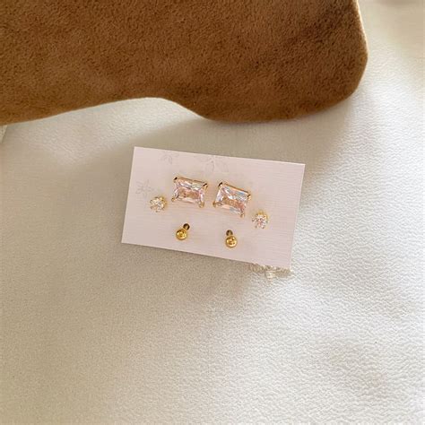 Triple piercing Rectangle sparkle studs - Adorna