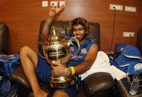 "The GOAT is back with the Mumbai Indians family" - Twitter reacts to ...