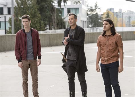 Slideshow: The Flash: "Dead or Alive" Photos
