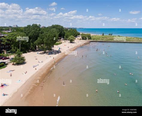 Aerial view of Loyola Beach in Rogers Park Stock Photo - Alamy
