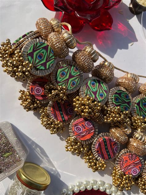 Quill MORBANI THANGAT KARE & Vermillion Congruous Divine Pichwai Glass ...