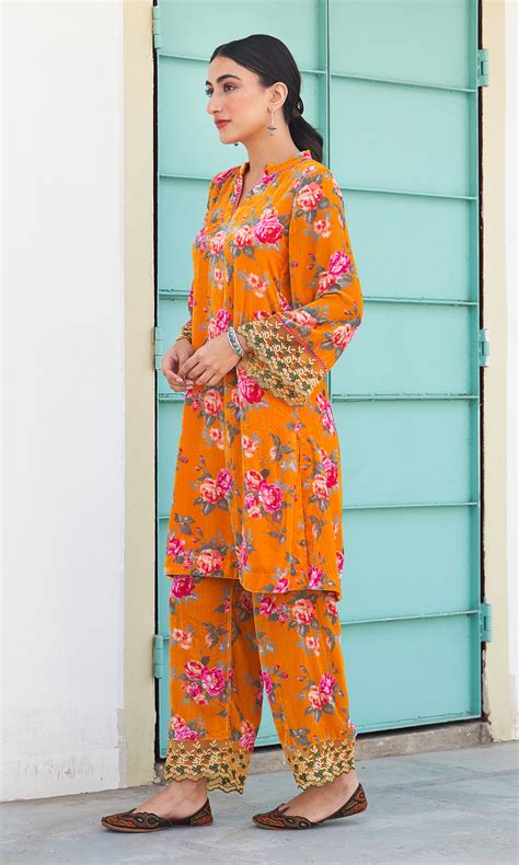 Makhmal Velvet Mustard Lace Co-ord(Set Of 2) – Ridhiiee Suuri