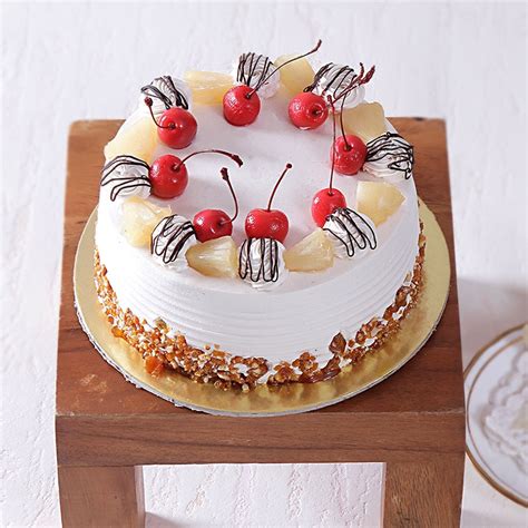 Eggless Round Pineapple Cake – PuneBakers