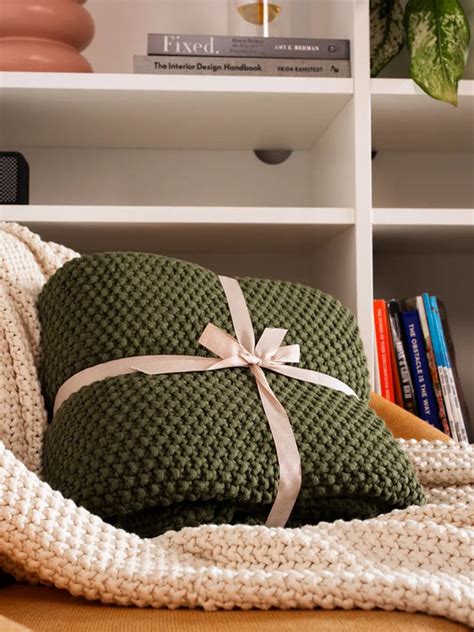 Buy Premium Home Furnishings Online | Cushions and Throws – Gharko