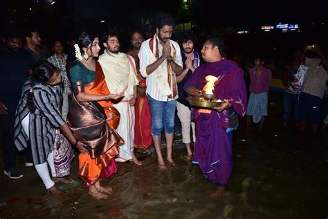 Ugram : గోదావరికి హారతి పట్టిన ఉగ్రం టీం..