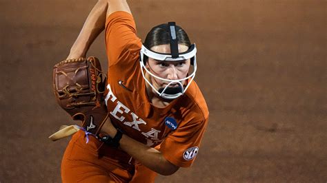 Texas vs Clemson: Teagan Kavan comes up clutch