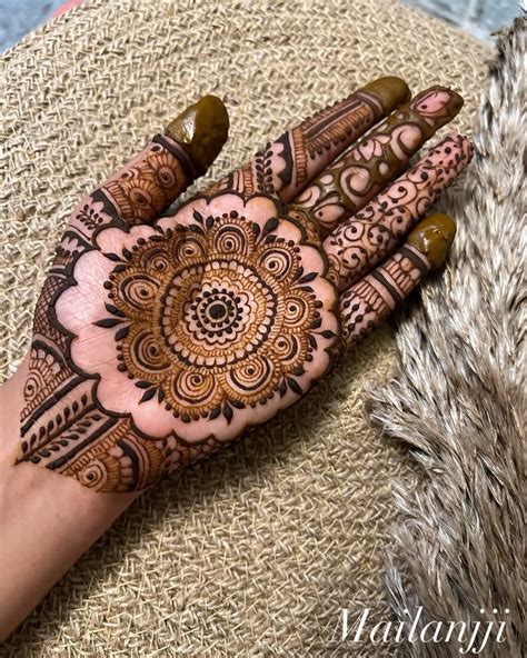 35 Beautiful Bridal, Simple, and Flower Mandala Mehndi Ideas