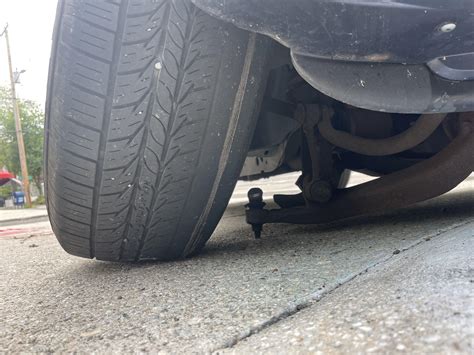 How bad is this? Is this the axle broken or some other part? : r/AskAMechanic