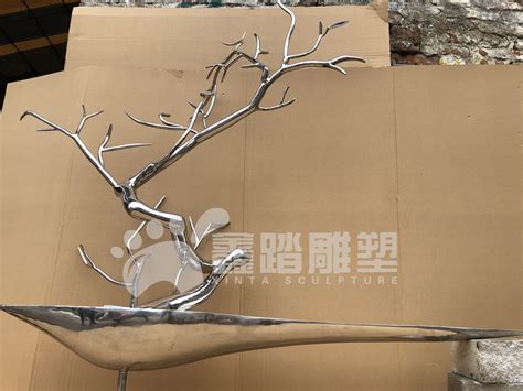 不锈钢树雕塑 – 北京博仟雕塑公司