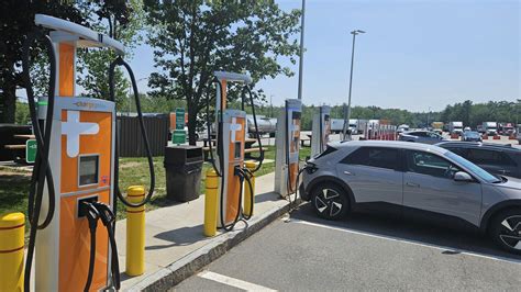 Kennebunk Service Plaza - Southbound (2) | Kennebunk, ME | EV Station